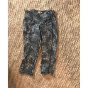 Patterned cropped leggings